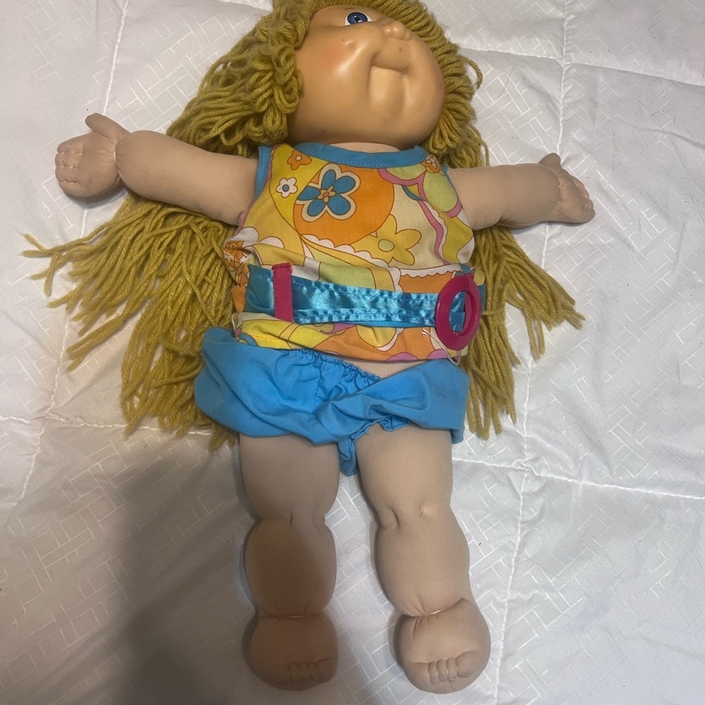 Collectible vintage cabbage patch doll